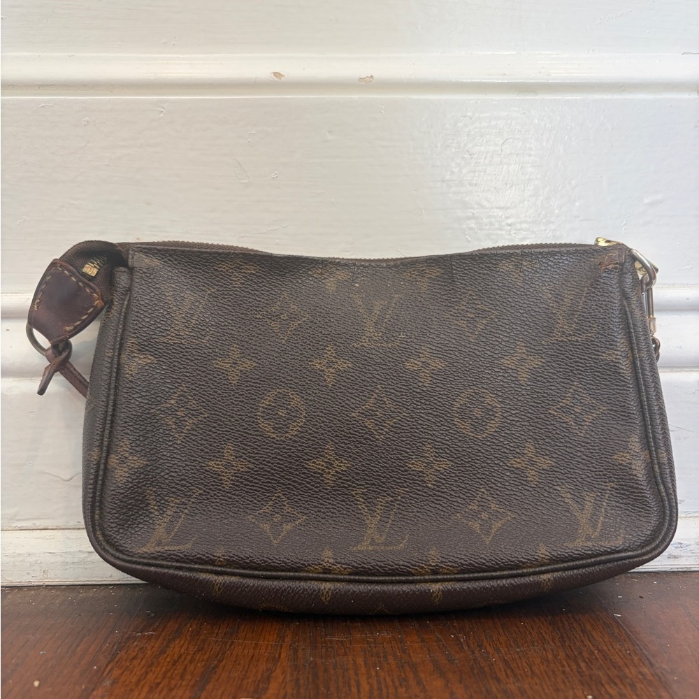 Louis Vuitton Brown Monogram Shoulder Bag - Picture 2 of 9